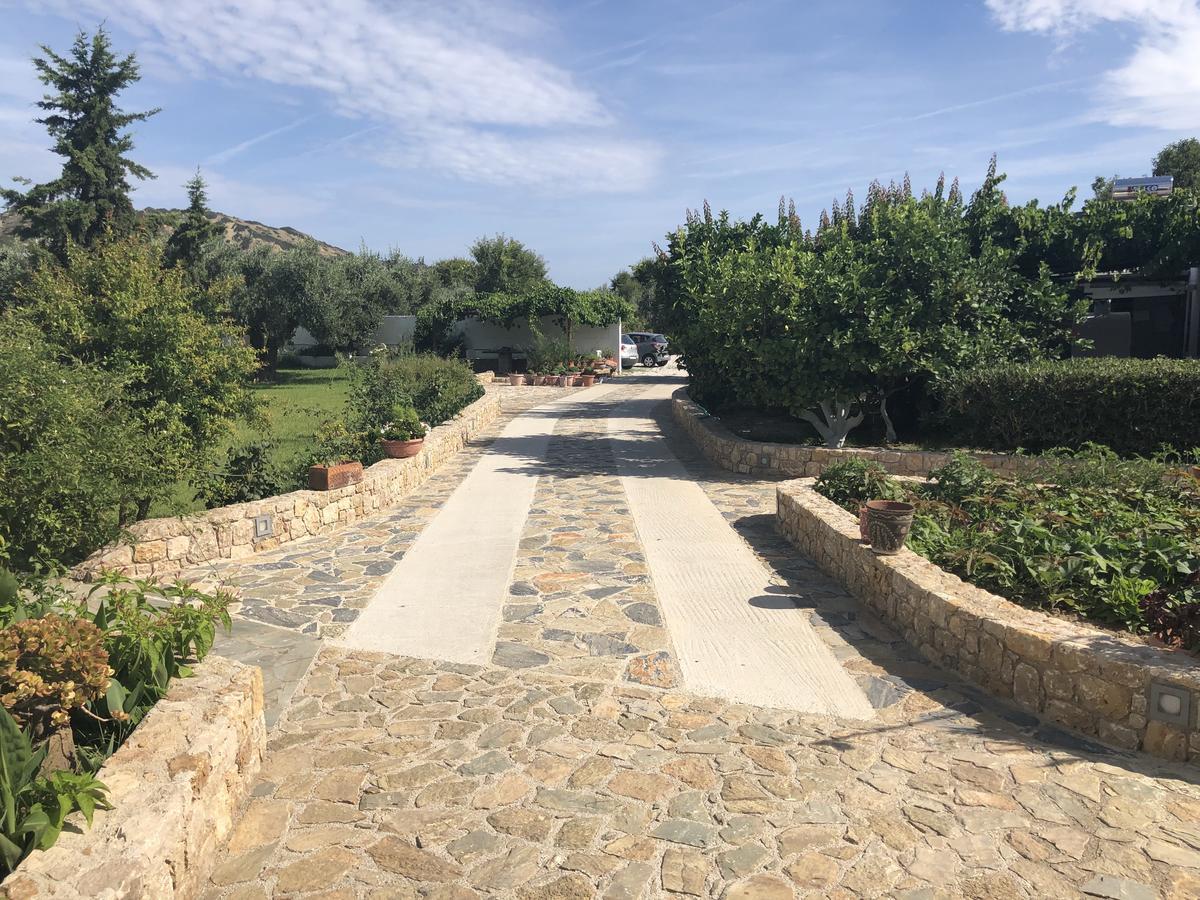 Deidamia Hotel Skyros Exterior photo